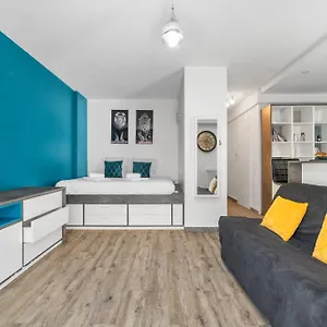 https://charming-studio.fr-provencehotel.com