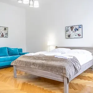 Comfortable 2br Apt.-near Wiener Stadthalle Apartament
